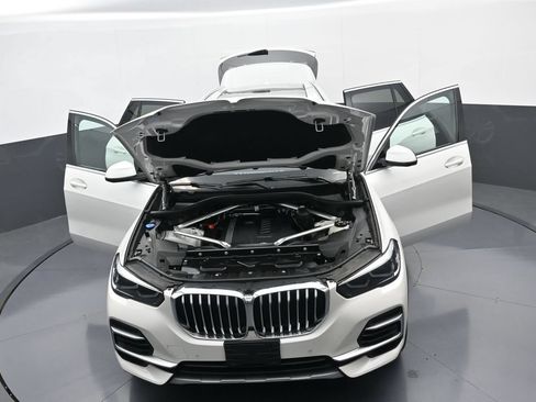 Used 2022 BMW X5 xDrive40i w/ Premium Package AWD/4WD image 38