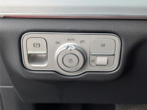 Used 2025 Mercedes-Benz GLS 450 4MATIC image 25
