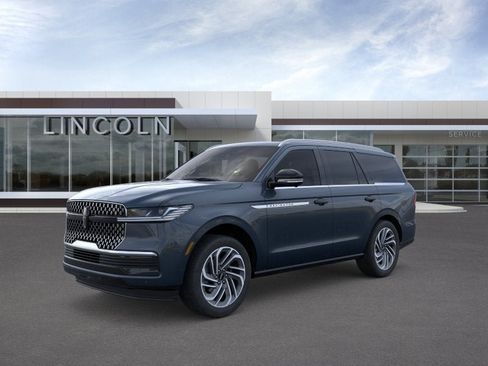 New 2026 Lincoln Navigator Reserve AWD/4WD image 2