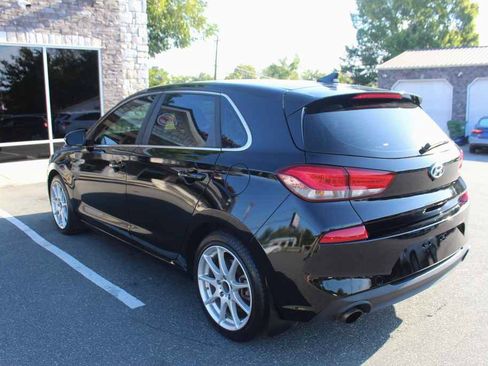 Used 2018 Hyundai Elantra GT Sport FWD image 8