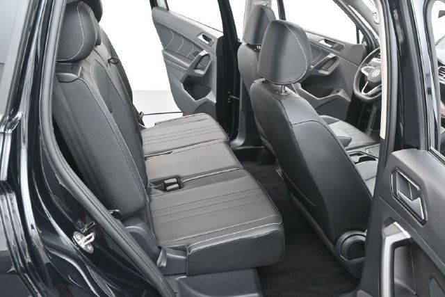 Used 2023 Volkswagen Tiguan SE FWD image 35