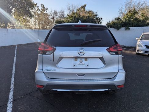 Used 2018 Nissan Rogue S image 5