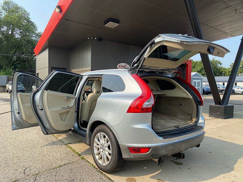 Used 2010 Volvo XC60 T6 AWD/4WD image 18