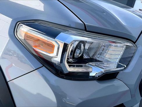 Used 2021 Toyota Tacoma TRD Off-Road w/ Technology Package image 25