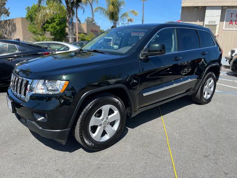 Used 2013 Jeep Grand Cherokee Laredo RWD image 3