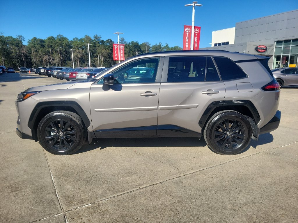 Used 2026 Toyota RAV4 SE w/ Convenience Package FWD image 2