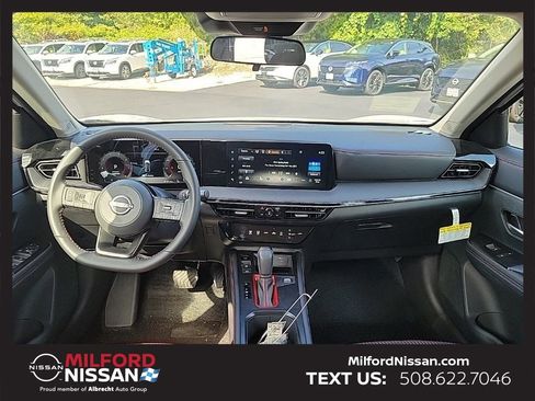 Used 2025 Nissan Kicks SR FWD image 8