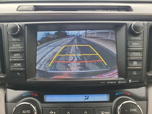 Used 2017 Toyota RAV4 XLE FWD image 15