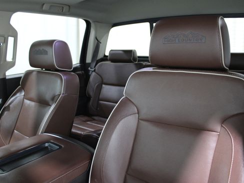 Used 2015 Chevrolet Silverado 2500 High Country image 5