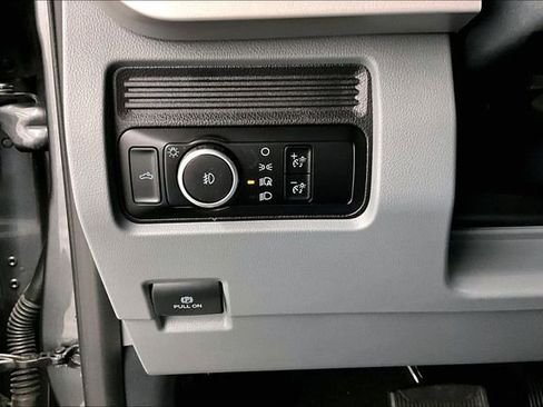 Used 2025 Ford F250 XLT image 38