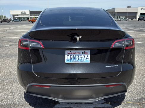 Used 2021 Tesla Model Y Long Range AWD/4WD image 8