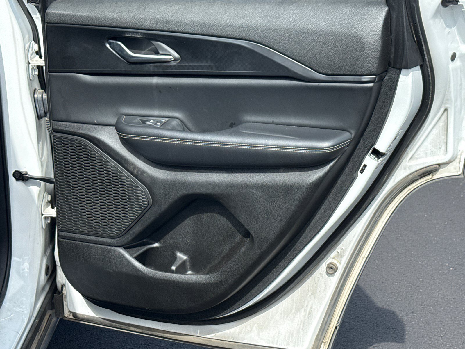 Used 2023 Jeep Grand Cherokee Laredo AWD/4WD image 16