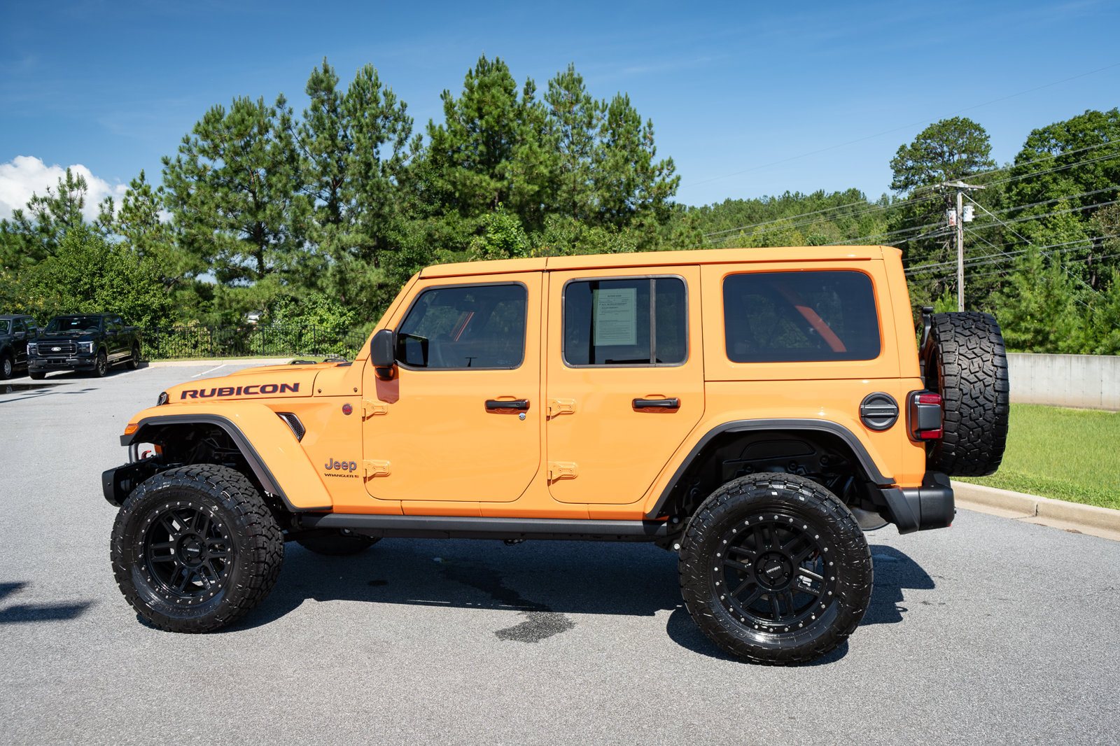 Used 2025 Jeep Wrangler Unlimited Rubicon AWD/4WD image 7
