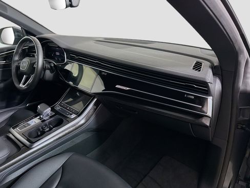 Used 2025 Audi Q8 Premium Plus w/ Premium Plus Package AWD/4WD image 30