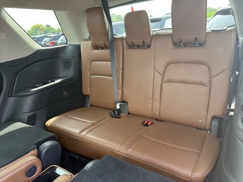 Used 2022 Nissan Pathfinder Platinum w/ Cargo Package image 9