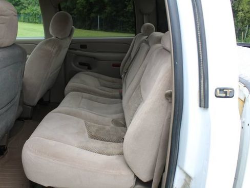 Used 2006 Chevrolet Silverado 2500 LT w/ Heavy-Duty Power Package AWD/4WD image 16