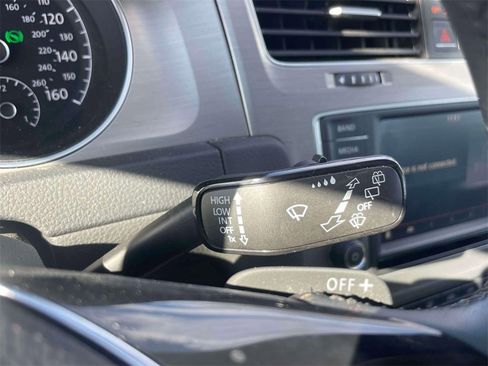 Used 2016 Volkswagen Golf SE w/ Lighting Package image 22