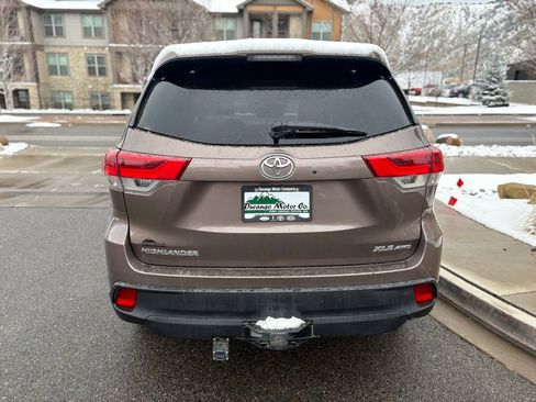 Used 2018 Toyota Highlander XLE image 7