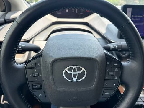 Used 2023 Toyota Prius XLE FWD image 8