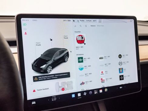 Used 2021 Tesla Model Y Long Range AWD/4WD image 13