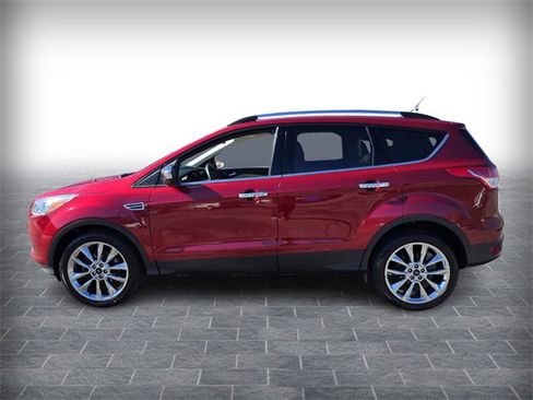 Used 2016 Ford Escape SE w/ SE Chrome Package image 4