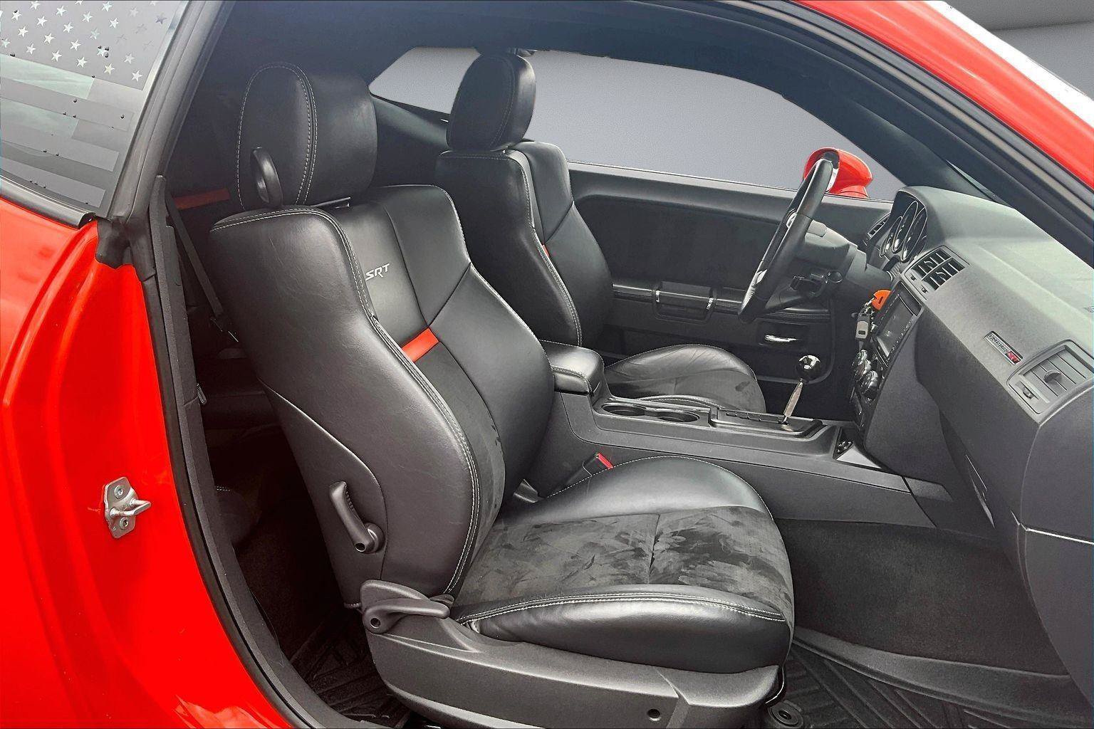 Used 2009 Dodge Challenger SRT8 w/ SRT Option Group II RWD image 29