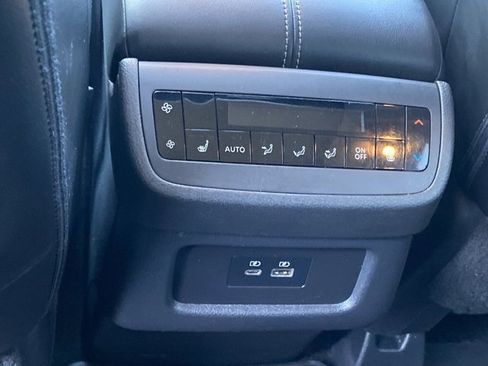 Used 2023 Nissan Pathfinder SL w/ SL Premium Package image 19