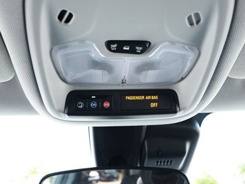 Used 2025 Chevrolet TrailBlazer LT AWD/4WD image 20