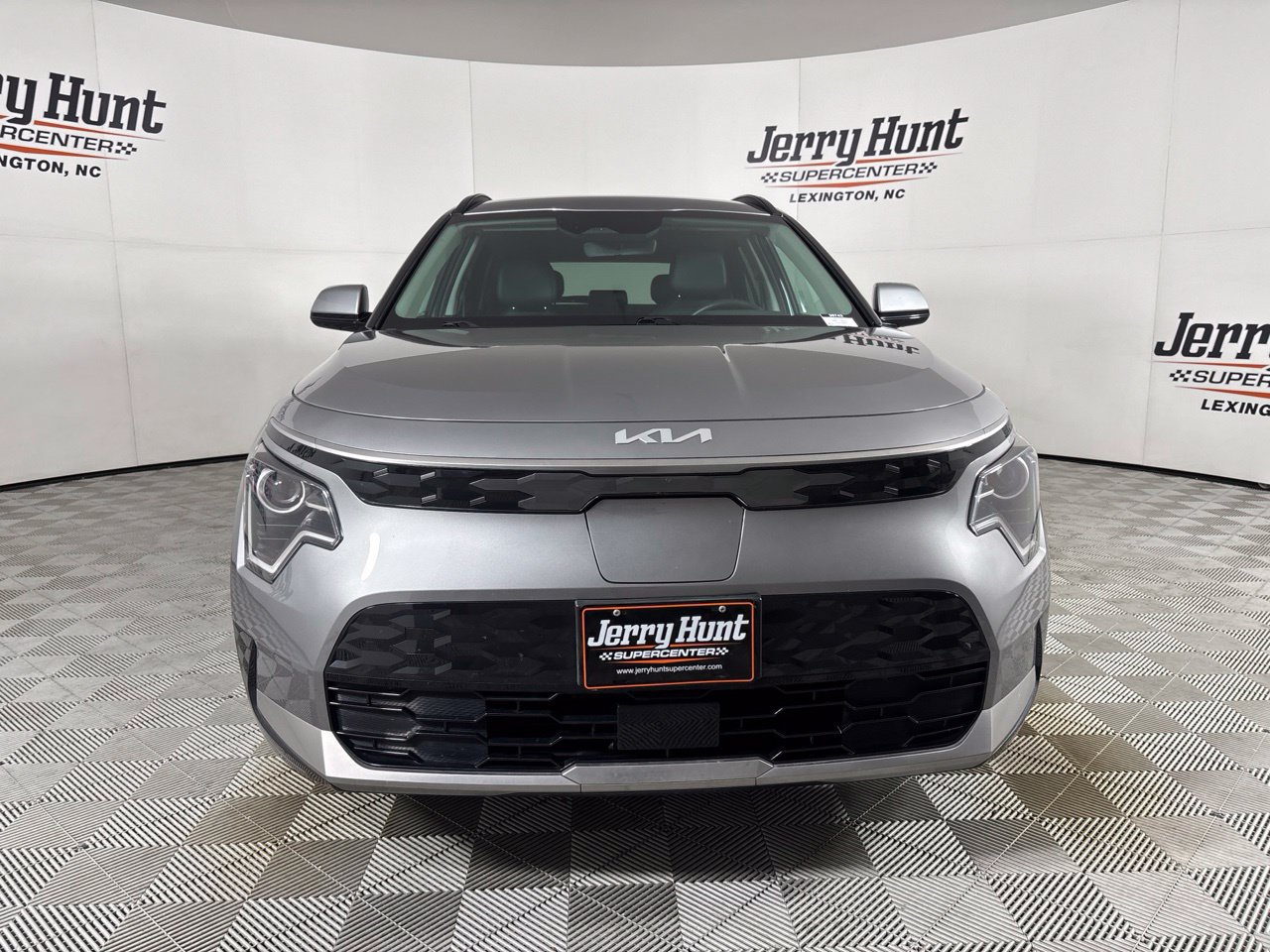 Used 2023 Kia Niro Wind w/ Wind Preserve Package FWD image 2