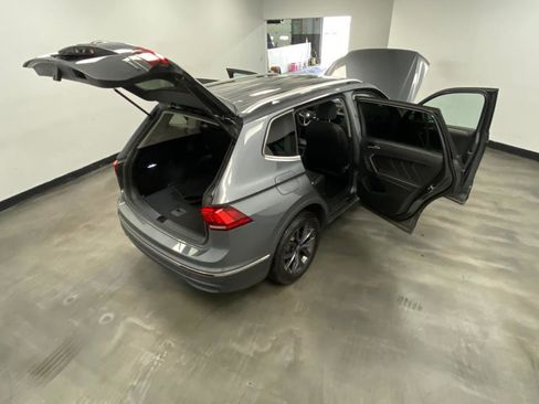 Used 2023 Volkswagen Tiguan SE image 49