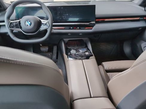 Used 2026 BMW 530i xDrive image 22