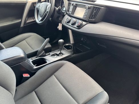 Used 2016 Toyota RAV4 LE FWD image 32