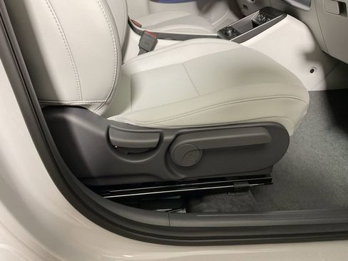 New 2026 Hyundai Kona SEL Premium AWD/4WD image 37