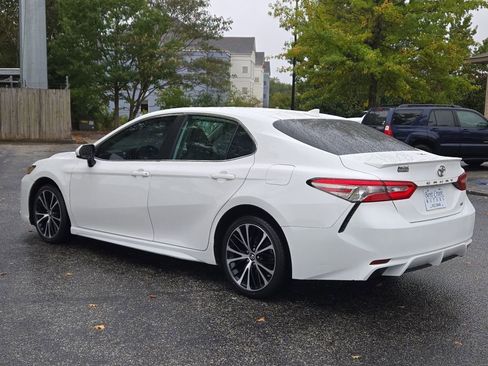 Used 2019 Toyota Camry SE image 10