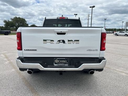 Used 2025 RAM 1500 Laramie AWD/4WD image 4