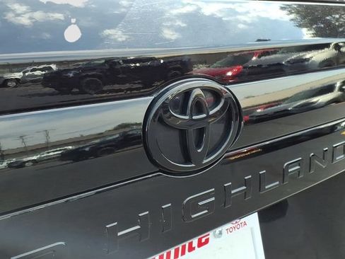 Certified 2024 Toyota Grand Highlander AWD image 33