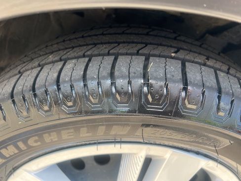 Used 2022 Nissan Kicks S FWD image 38