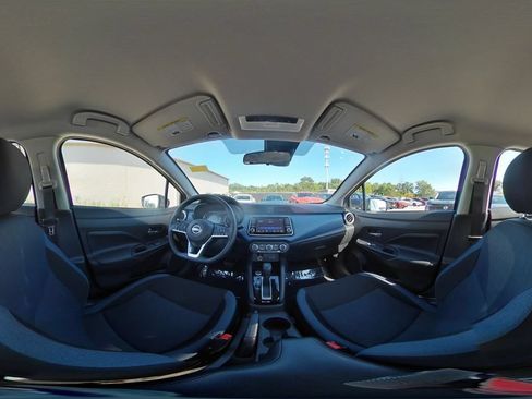 Used 2025 Nissan Versa SV FWD image 39