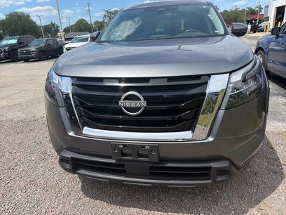 Used 2024 Nissan Pathfinder SV