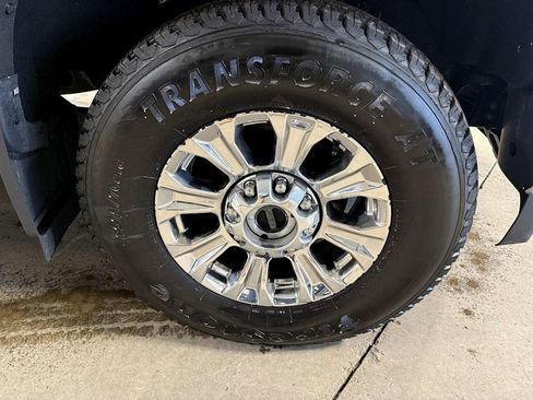 Used 2018 Ford F350 Lariat w/ Chrome Package image 35