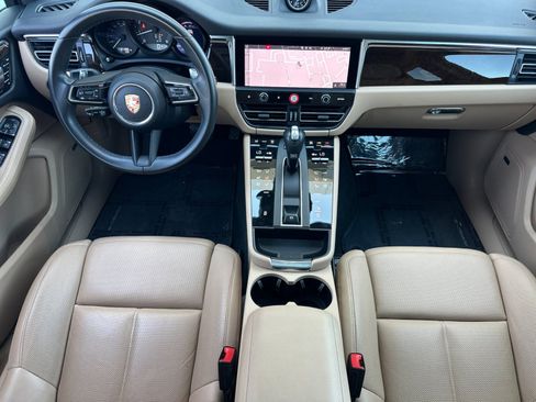 Used 2024 Porsche Macan AWD/4WD image 6