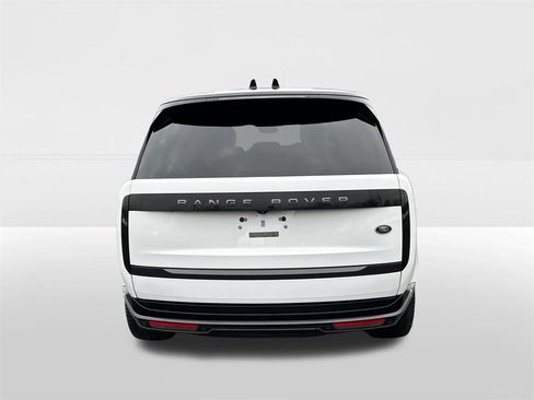 Certified 2023 Land Rover Range Rover SE image 3