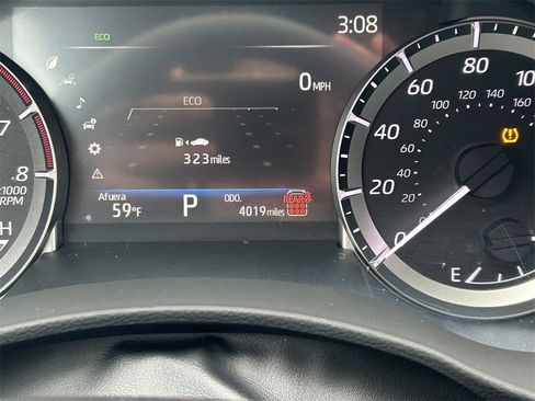 Used 2025 Toyota Highlander XLE image 39