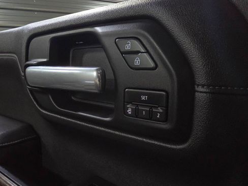 Used 2019 Chevrolet Silverado 1500 High Country w/ Technology Package AWD/4WD image 36