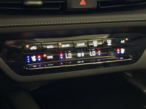 Certified 2023 Buick Envision Avenir AWD/4WD image 23