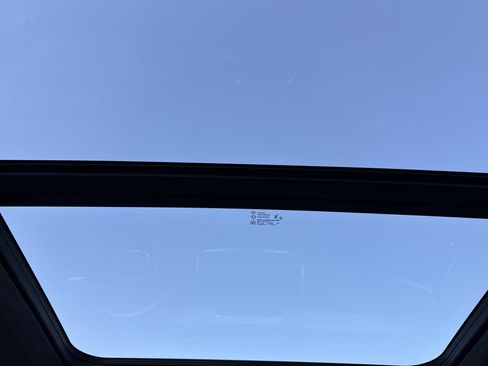 Used 2023 GMC Yukon SLT w/ SLT Premium Package RWD image 29