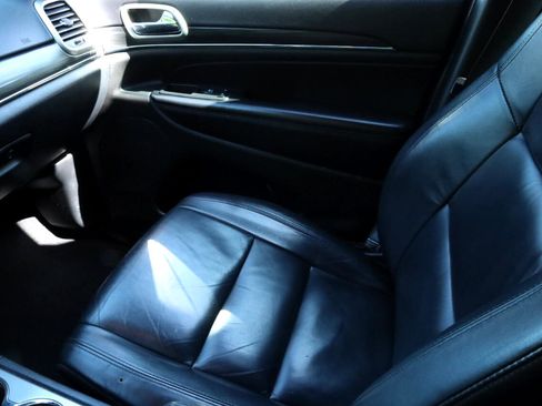 Used 2021 Jeep Grand Cherokee Limited image 13