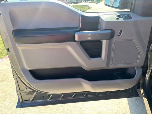 Used 2020 Ford F150 XLT image 12