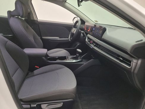 Used 2025 Kia K4 FWD image 21