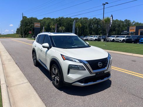 Used 2023 Nissan Rogue Platinum FWD image 1